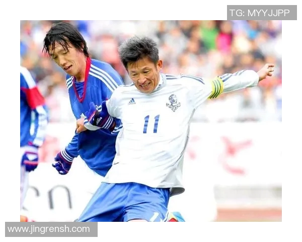 足球巨星的光辉背后:探秘影子中的传奇与真实故事 足球巨星的光辉背后:探秘影子中的传奇与真实故事