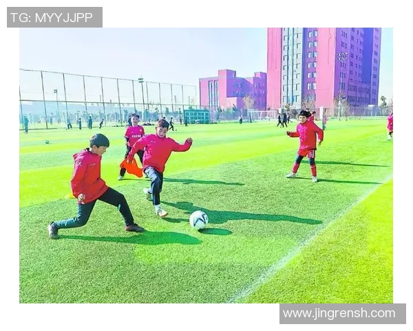 足球通道球星风采展现走进绿茵场的传奇人物与耀眼时刻 足球通道球星风采展现走进绿茵场的传奇人物与耀眼时刻